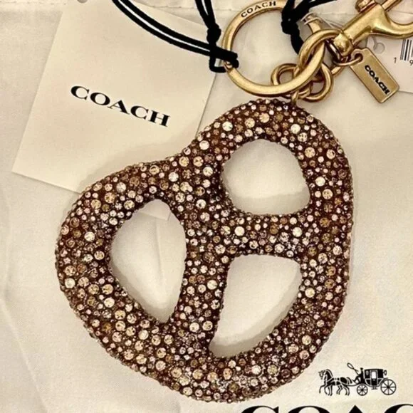 Coach Crystal Pretzel Bag Charm CCY89 🥨𝐒𝐨𝐥𝐝 𝐎𝐮𝐭 𝐀𝐜𝐫𝐨𝐬𝐬 𝐂𝐨𝐚𝐜𝐡 - Picture 4 of 16